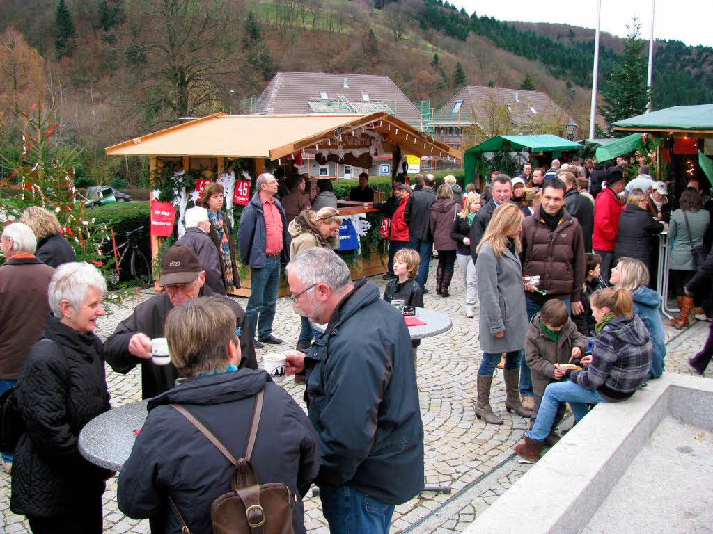 Lockte wieder viele Besucher an: Schwarzwälder Weihnachtmarkt im Münstertal Lockte wieder viele Besucher an: Schwarzwälder Weihnachtmarkt im Münstertal