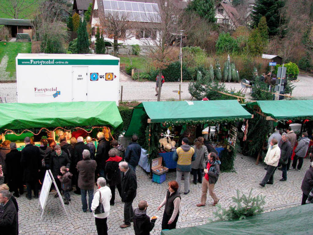 Lockte wieder viele Besucher an: Schwarzwälder Weihnachtmarkt im Münstertal Lockte wieder viele Besucher an: Schwarzwälder Weihnachtmarkt im Münstertal
