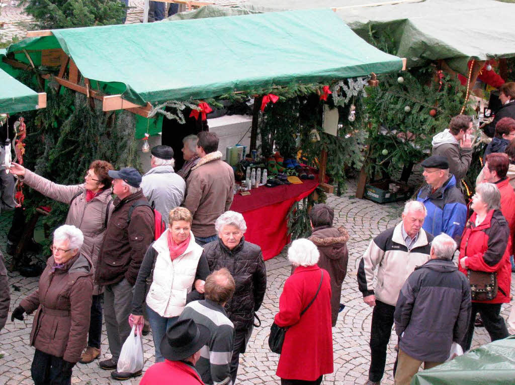 Lockte wieder viele Besucher an: Schwarzwälder Weihnachtmarkt im Münstertal Lockte wieder viele Besucher an: Schwarzwälder Weihnachtmarkt im Münstertal
