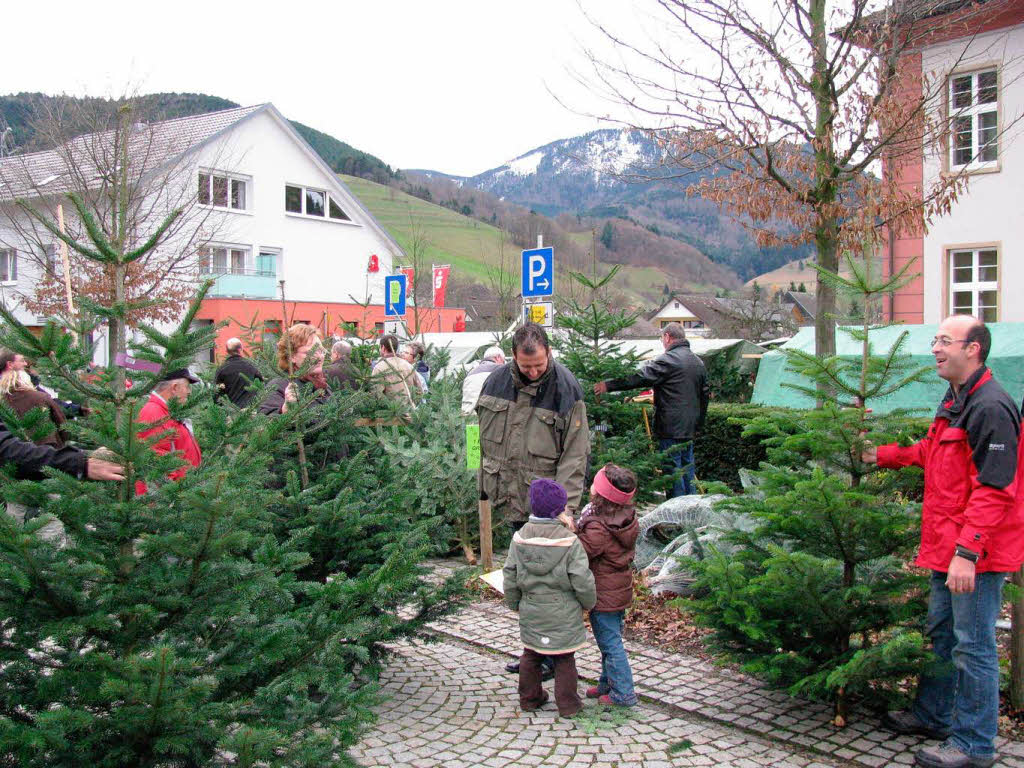 Lockte wieder viele Besucher an: Schwarzwälder Weihnachtmarkt im Münstertal Lockte wieder viele Besucher an: Schwarzwälder Weihnachtmarkt im Münstertal