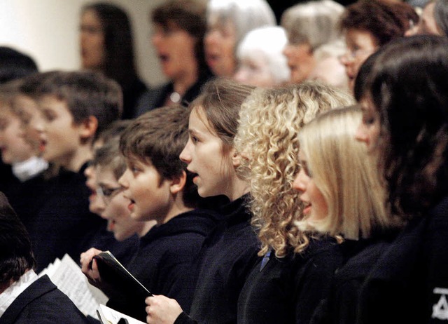 Als schlagkrftiger Chor prsentierten...evangelischen   Offenburger Kantorei.   | Foto: PEter Heck