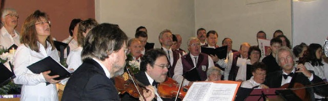 Gesangverein und Instrumentalisten bildeten eine harmonische Einheit.    | Foto: Bode