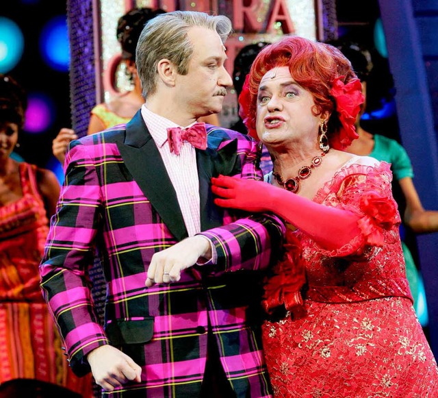 Er ist Mutter Edna: Uwe Ochsenknecht in &#8222;Hairspray&#8220;   | Foto: dpa