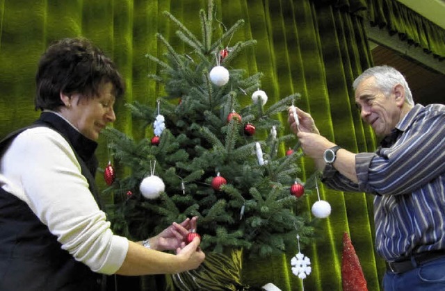 Heute besucht der Nikolaus die Domstad...Peter Schmidt  gestern das Lamy-Haus.   | Foto: Susanne Filz