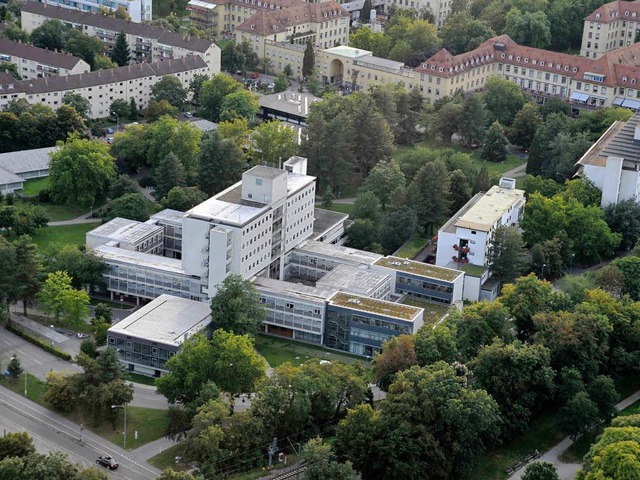 Ein Gebudeteil der Freiburger Uniklinik.  | Foto: Thomas Kunz