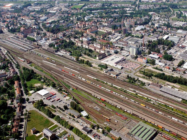 Der Gterbahnhof Offenburg steht  seit...Die Verantwortlichen wiegeln noch ab.   | Foto: Peter Hecki