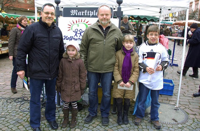 Dietmar Krbs (links) und Manfred Gpf...homa und Janine Schmidt (von rechts).   | Foto: Sylvia Timm