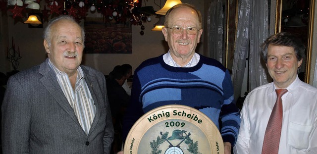 Werner Bhler (Mitte) wurde neuer Sch...ellvertreter Rolf Schwald.              | Foto: Paul Schleer