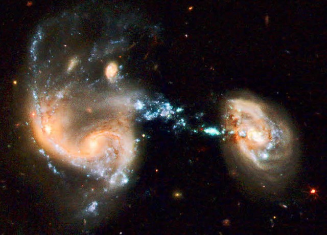 Zwei Galaxien stoen zusammen  | Foto: NASA, ESA