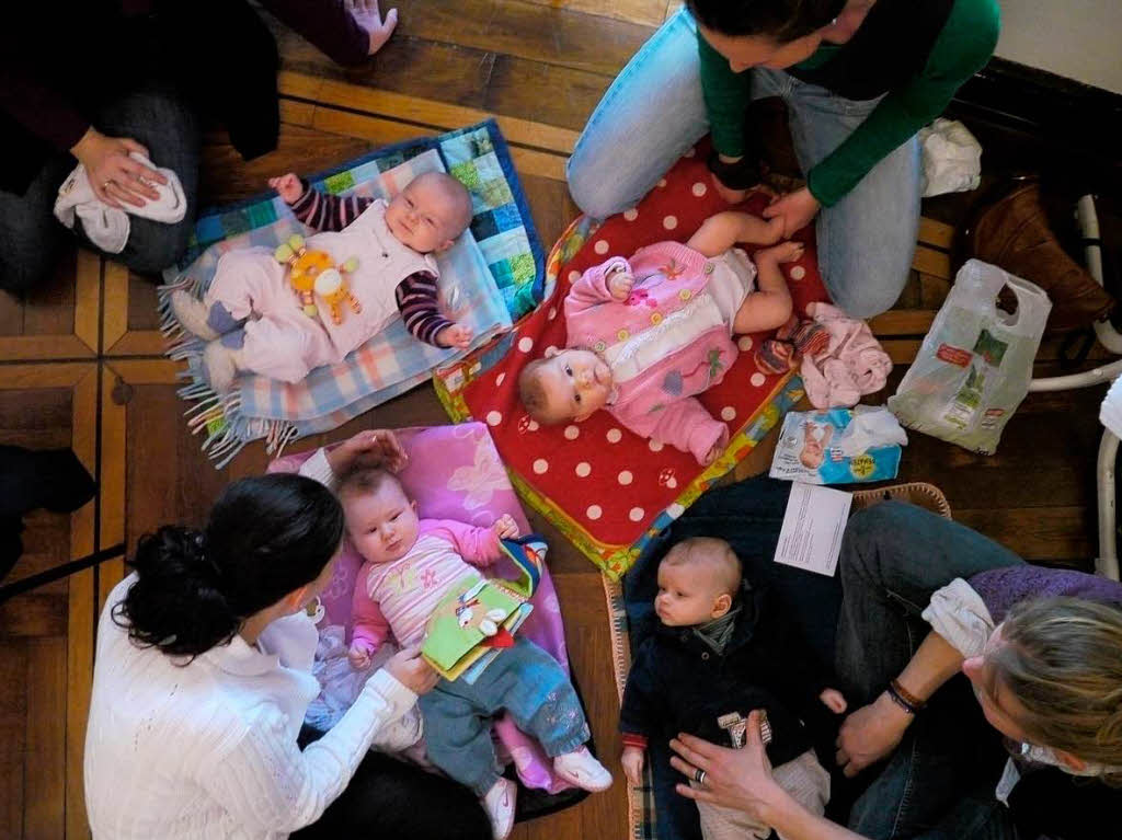 Beim ersten Freiburger Babykonzert krabbelten die Kleinsten im Freiburger Stadttheater drunter und drber