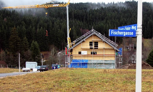 Das erste Haus steht: Trotz Wirtschaft..., wenn das Bad und Testo gebaut sind.   | Foto: Thomas Winckelmann