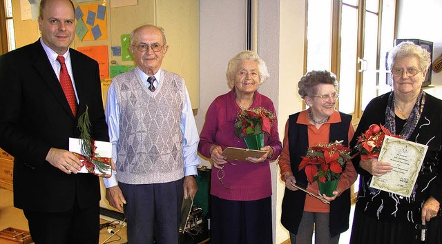 Ehrung zum Jubilum des Altenwerks Nie...poroschzew und Elisabeth Schwendemann.  | Foto: Hge