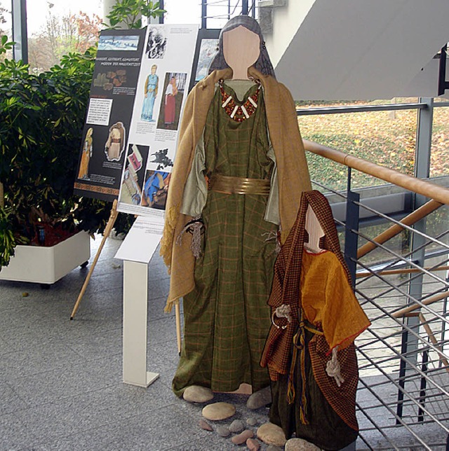 Zur Kelten-Ausstellung im Rathaus in E...tene keltische Armreife beigesteuert.   | Foto: Museum