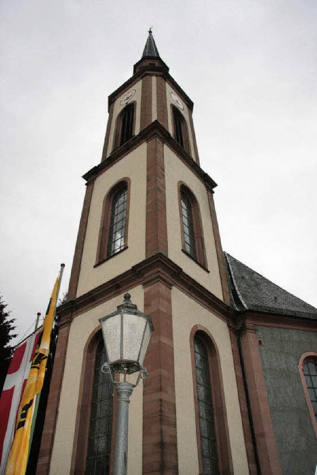 Majesttisch:  Der Glockenturm der Wal...rche St. Landelin in Ettenheimmnster.  | Foto: Sandra Decoux-Kone