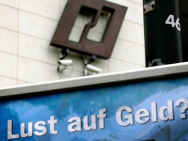 Deutsche Banker begrenzen ihre Bonus-Auszahlungen 2009.  | Foto: dpa