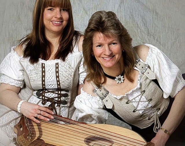 Zither-Knnerinnen: Janine Diehr und Friedhilde Kaltenbrunn   | Foto: Privat