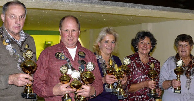 Wrdentrger der Sportschtzen  sind (...ke Rogg, Olga Behr und Margot Kiefer.   | Foto: ute aschendorf
