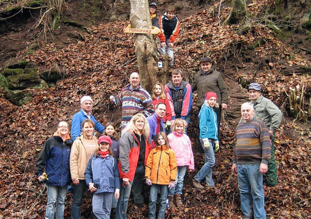 Ackern am Hrnleweg: Mitglieder des Ve...etzten den Wanderweg wieder in Stand.   | Foto: Morath