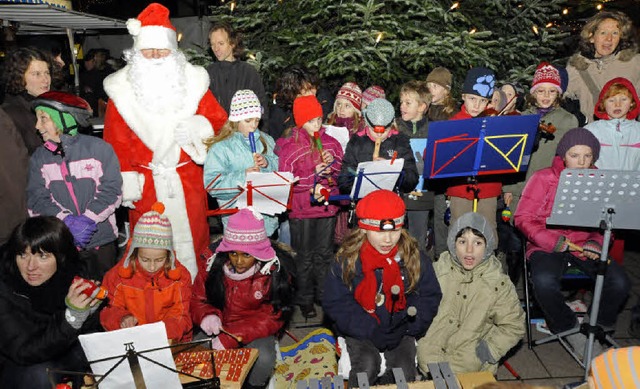 Drittklssler der Otto-Raupp-Schule mu...nachtsmarkt in Denzlingen beschenkte.   | Foto: Zimmermann-Drkop