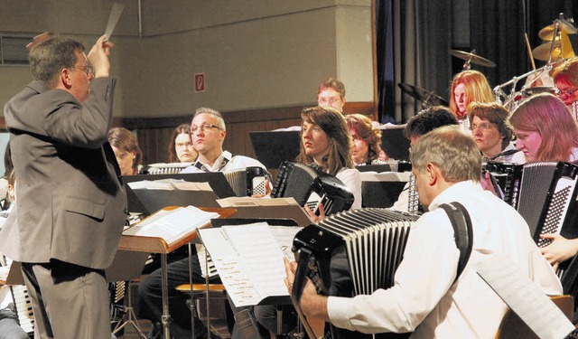 Kurzweiliges Konzert in der Gemeindeha...lchttal Akkordeon Orchester Gurtweil   | Foto: freudenthal
