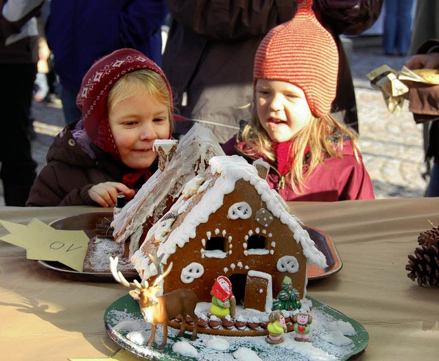 &#8222;Kann  man  darin  wohnen?  Das ...uer Weihnachtsmarkt zu sehen waren.     | Foto: Karin  Maier