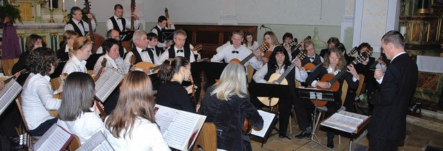 Zupfmusik fr einen guten Zweck erklang in der Jechtinger Kirche.   | Foto: Roland Vitt