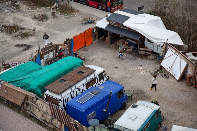 Das Grundstck am Eingang des Stadttei...it eine Wagenburg steht, ist verkauft.  | Foto: Dominic Rock