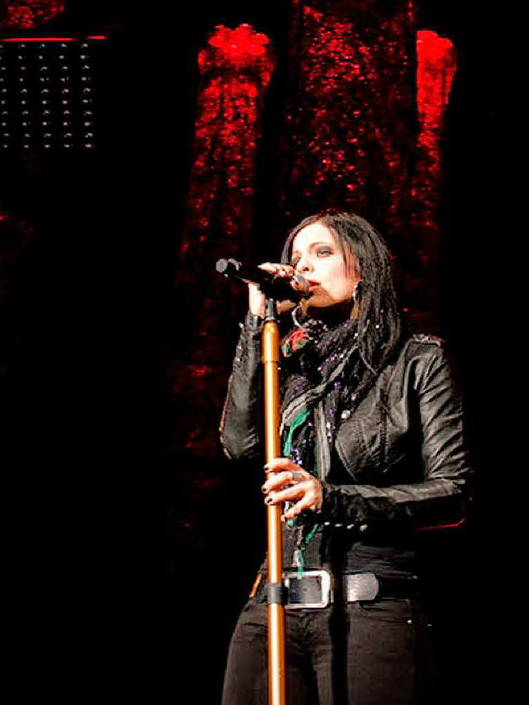 4000 Menschen haben das Silbermond-Konzert in der Freiburger Rothaus-Arena erlebt.