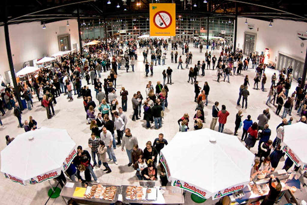 4000 Menschen haben das Silbermond-Konzert in der Freiburger Rothaus-Arena erlebt.