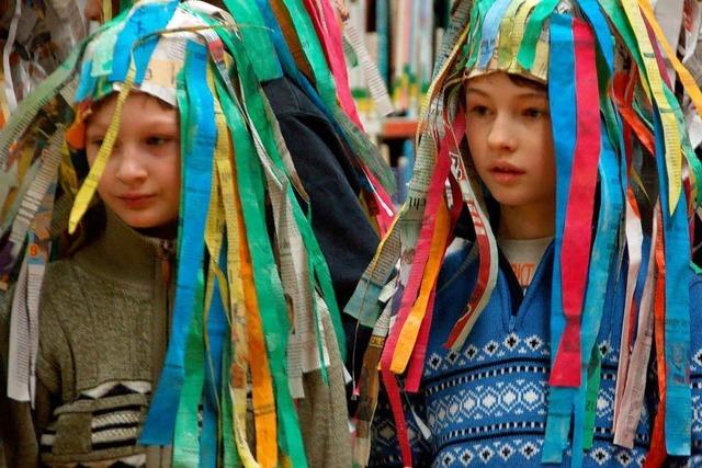 Kinder feiern beim Zisch-Abschlussfest