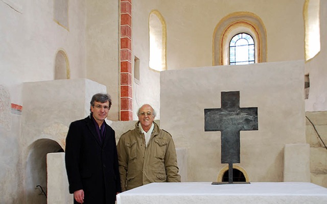 Freuen sich ber die gelungene Renovie....) und Helmut Fries vom Frderverein    | Foto: Loesener