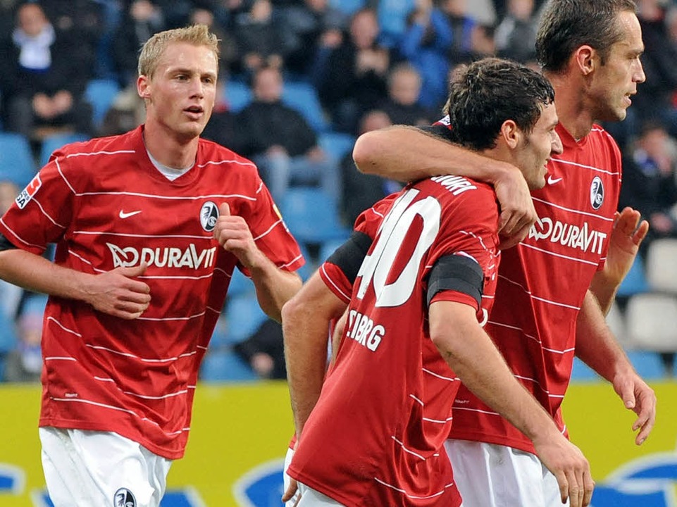 Pavel Krmas (rechts) hat offenbar seinen Vertrag beim SC Freiburg verlängert.  | Foto: Michael Heuberger