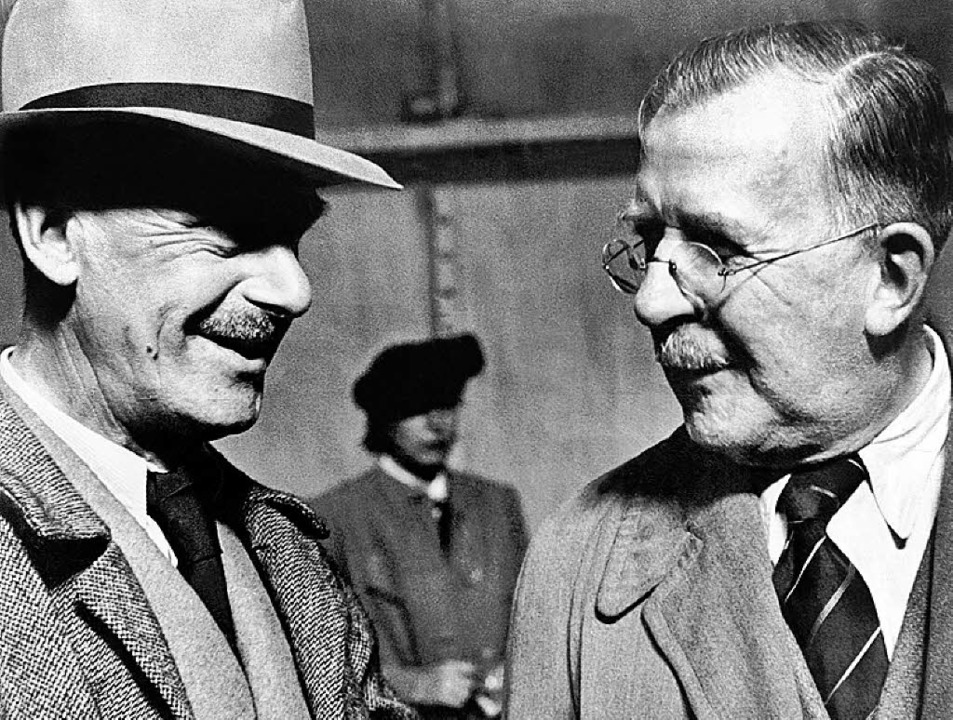 Feindliche Brüder:  Bei der Ankunft  H...ch Manns (rechts) 1940 in New York.     | Foto: dpa