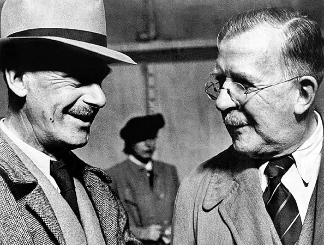Feindliche Brder:  Bei der Ankunft  H...ch Manns (rechts) 1940 in New York.     | Foto: dpa