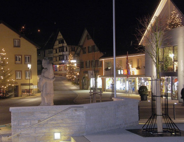 Weihnachtsstimmung herrscht  rund um d...stalteten Kirchplatz in Sthlingen.     | Foto: Dietmar Noeske