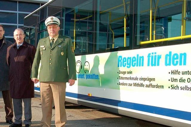 SWEG-Bus wirbt in Offenburg für mehr Zivilcourage