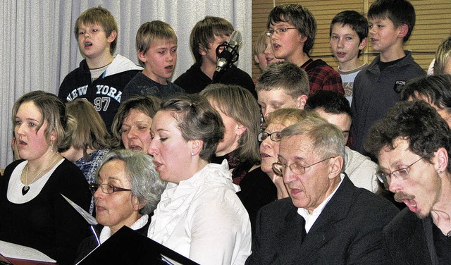 Im Gesang vereint: Schler-Eltern-Lehr...siums Schnau  beim Weihnachtskonzert   | Foto: Kristin Fritz