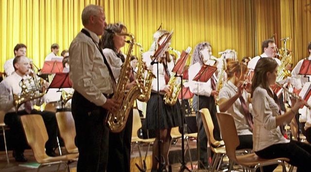Die Saxophongruppe bei ihrem Solopart ... Jahresfeier des Musikvereins Wyhlen.   | Foto: Albert Greiner