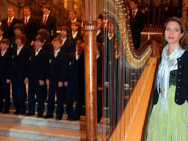 Harfenistin Eva Deborah Keller brachte...tlichkeit in den Dom von St. Blasien.   | Foto: Karin  Steinebrunner