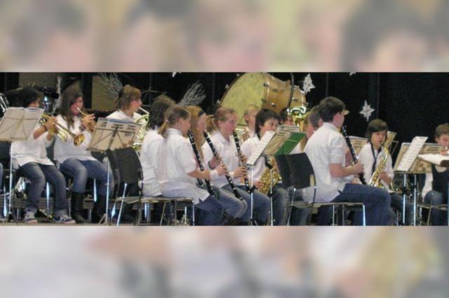 Schulorchester spielt ohne Dirigenten