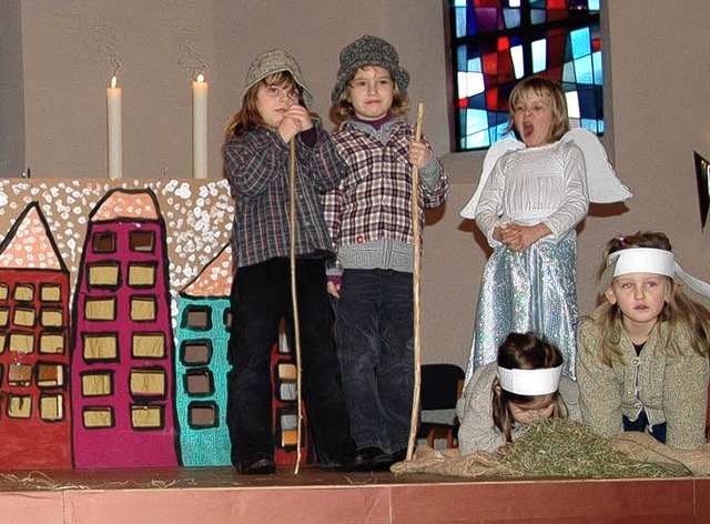 Die  Kinder  des  Frbelkindergartens ...nachtsgeschichte  als  Musical  dar.    | Foto: Vera  Winter