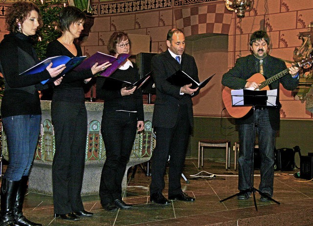 Beim Weihnachtskonzert der  Oberrotwei...ierte das Ensemble Stimmband Premiere.  | Foto: herbert trogus