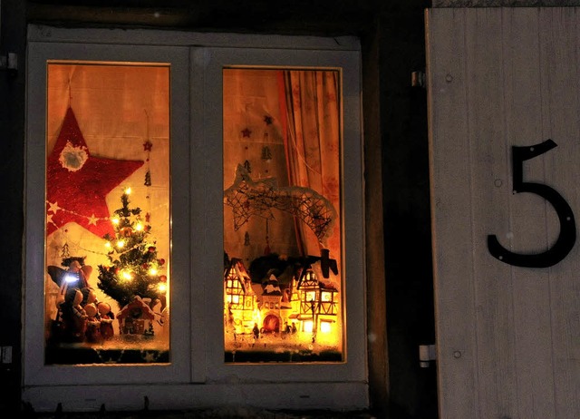 Tllinger Adventsfenster, hier die Nummer 15   | Foto: Andr Roos