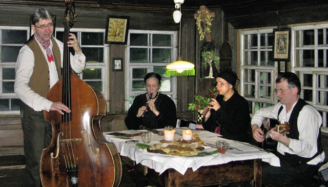 Der Abend mit Erzhlungen, Musik und G...ten ein abwechslungsreiches Programm.   | Foto: U. Spiegelhalter