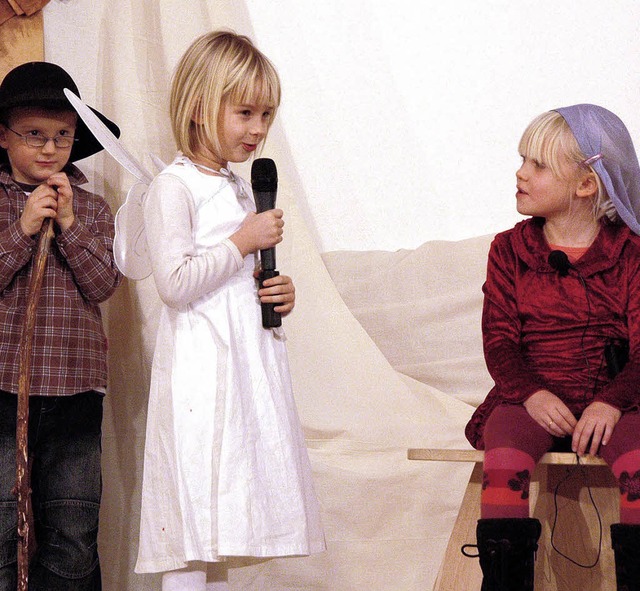 Ein unterhaltsames  Krippenspiel fhrt...nger St. Laurentius Kindergartens auf.  | Foto: victoria kampfmann