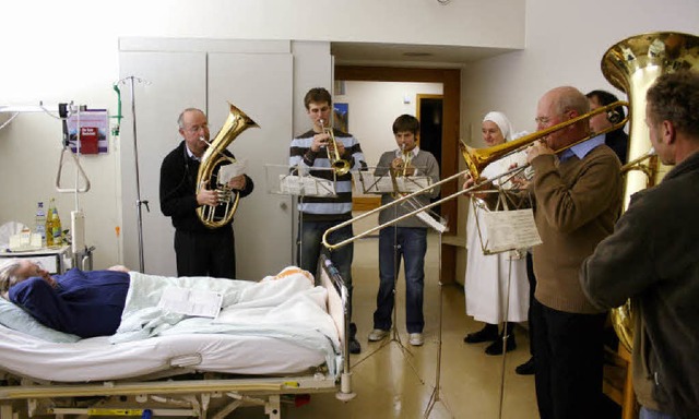 Ein exklusives Weihnachtsstndchen im ...it ins Freiburger Lorettokrankenhaus.   | Foto: Michael Saurer