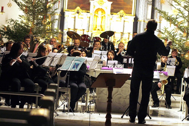 Von stillen Nchten und  sem Glocken...die Musik des Schutterner Orchesters.   | Foto: H Fssel