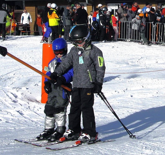 Wer Ski fahren wollte, muss erst einma... den Liften waren lang am Stephanstag.  | Foto: Ulrike Spiegelhalter