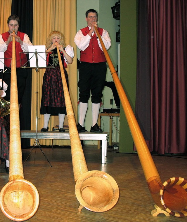 Solisten am Alphorn (von links): Manuel Wamer, Rita Wagner und Philipp Kiefer  | Foto: Andreas Bhm