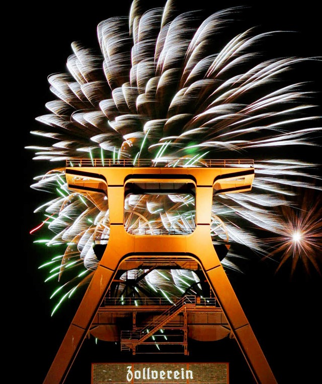 Ein Feuerwerk hat seinen besonderen Re...die Wahl  zur Kulturhauptstadt 2010.    | Foto: dpa